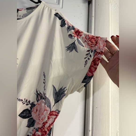 Floral Knot Front Top✨ - Picture 5 of 8